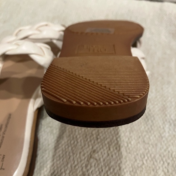 Time and Tru women’s size 7 off White Braided memory foam Sandals - Picture 7 of 14
